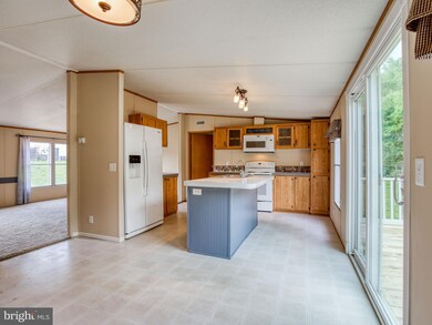 124 Topaz Ln, Inwood, WV 25428 - photo 7