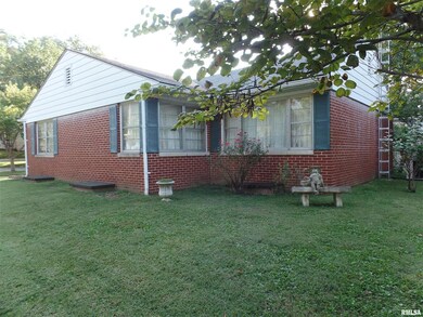 200 W Logan St, Harrisburg, IL 62946 - photo 4