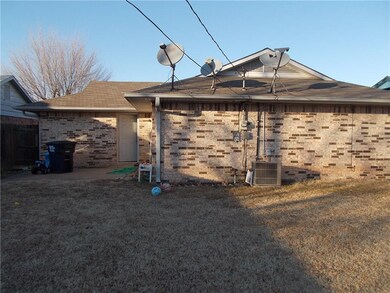 1725 W Wiley St, Shawnee, OK 74804 - photo 6