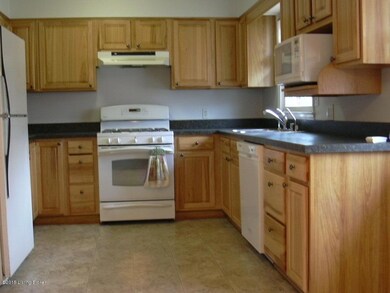 9204 Waltlee Rd, Louisville, KY 40291 - photo 4