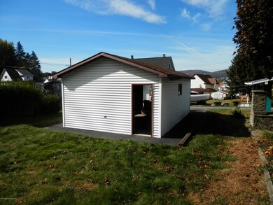 707 Dunmore St, Throop, PA 18512 - photo 3