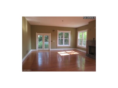 Living room before paint.