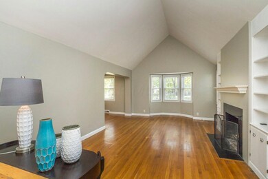 Living Room (2)