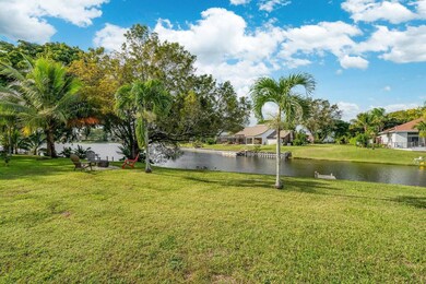 12775 Guilford Cir, Wellington, FL 33414 - photo 4