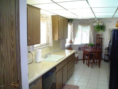 10434 W Pineaire Dr, Sun City, AZ 85351 - photo 3