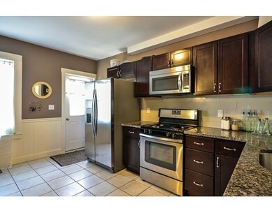 24 Spring St, Amesbury, MA 01913 - photo 5