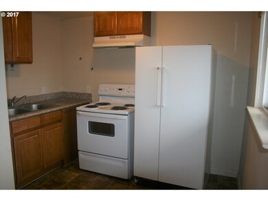 29473 Ellensburg Ave, Gold Beach, OR 97444 - photo 4