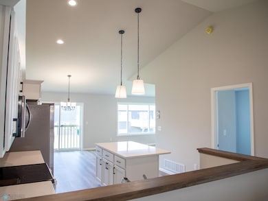 6709 Meadow View Dr S, Fargo, ND 58104 - photo 4