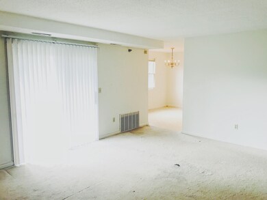 74 Tennis Plaza Rd unit 47, Dracut, MA 01826 - photo 2