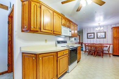 7916_ColumbineDr_40258_0513