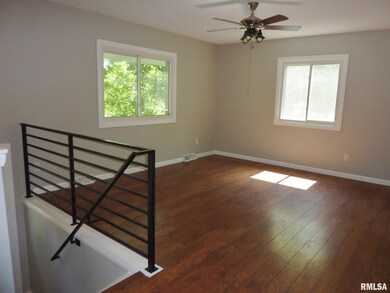 131 Westerfield Rd, Davenport, IA 52806 - photo 5