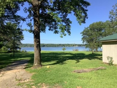Lake/Yard view