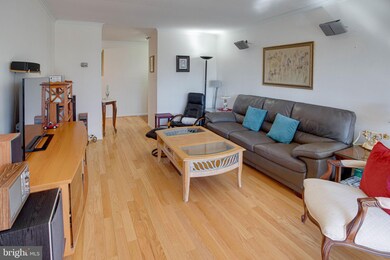 9717 Kings Crown Ct unit 102, Fairfax, VA 22031 - photo 5