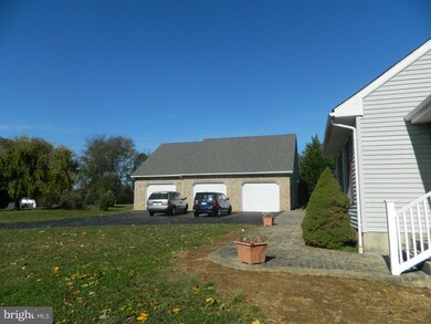 21300 Mount Aetna Rd, Hagerstown, MD 21742 - photo 3