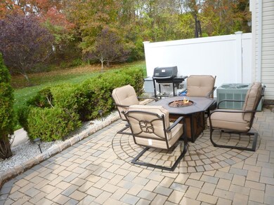 39 Phoenix Ct, Tinton Falls, NJ 07712 - photo 2