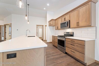 12983-N-Bushel-St-5484