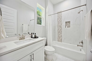 1st Floor - Ensuite Bathroom