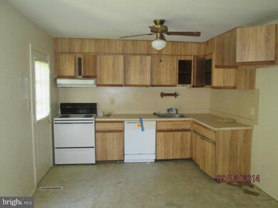 1484 Harford Square Dr, Edgewood, MD 21040 - photo 2