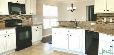 Big kitchen with lots of storage