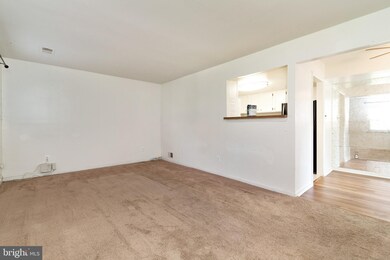 9710 Hagel Cir unit D, Lorton, VA 22079 - photo 5