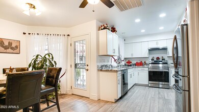 Kitchen:Breakfast nook