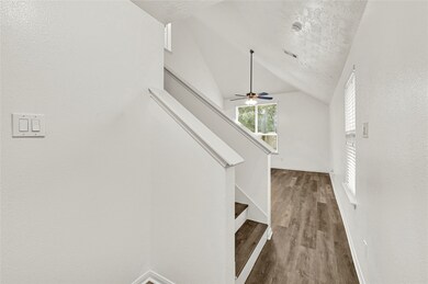 11242 Valley Kings Dr, Houston, TX 77089 - photo 4