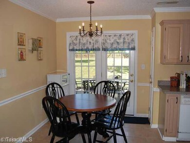 3302 Kemper Ct, High Point, NC 27265 - photo 4