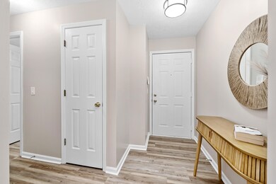 9 Meadow Ln unit 12, Highland Heights, KY 41076 - photo 2