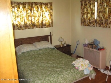 1406 Dartmouth St, Scranton, PA 18504 - photo 7