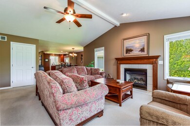 008-Living_Room-4609386-large