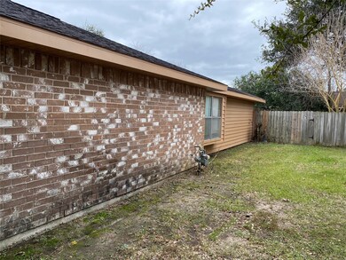 3315 Edgecreek Dr, Houston, TX 77066 - photo 3