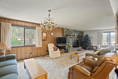 1625 Crow Rd, Merlin, OR 97532 - photo 5