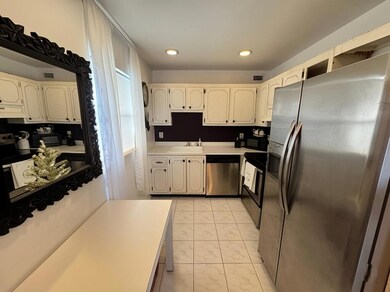 521 Saxony K unit 5210, Delray Beach, FL 33446 - photo 4