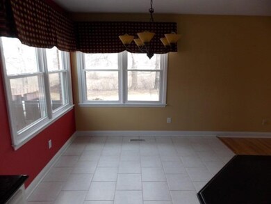 811 Isaac Shelby Cir E, Frankfort, KY 40601 - photo 4