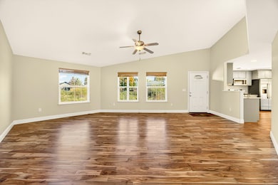 826 Crystal Dr, Eagle Point, OR 97524 - photo 3