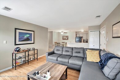 07-LIVING ROOM