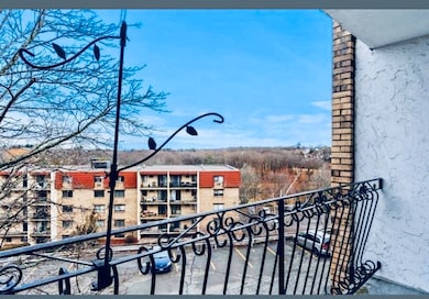 159 Franklin St unit C2, Stoneham, MA 02180 - photo 4