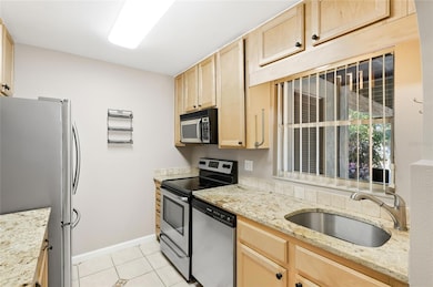 3365 Ramblewood Dr N unit 35C8, Sarasota, FL 34237 - photo 6