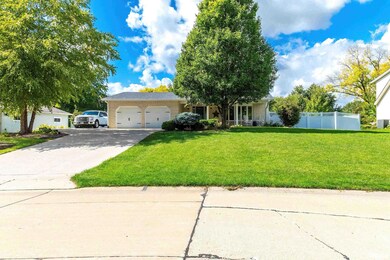 4414 Winding Hill Rd, Davenport, IA 52807 - photo 3