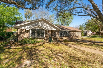 921 Stonelake Dr, Cleburne, TX 76033 - photo 2