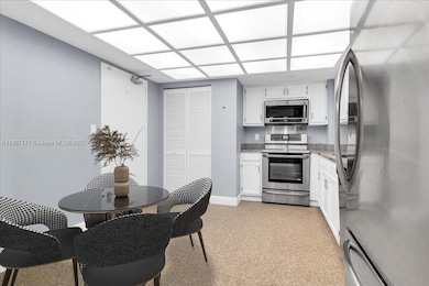 The Tower at Port Royale unit 802, Fort Lauderdale, FL 33308 - photo 7