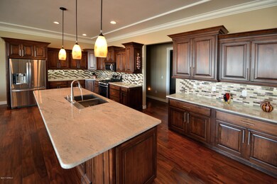 5 Expansive Kitchen Island