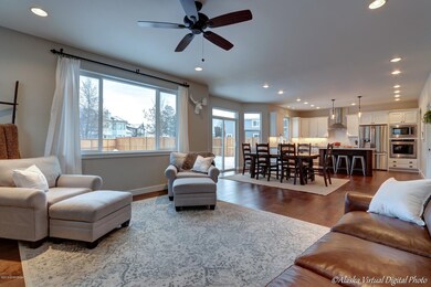 Living Room W/Ceiling Fan