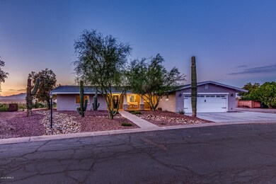 3560-E-Quenton-Twilight-Front-2