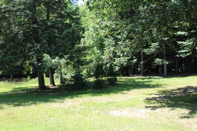 129 Flynn Rd, Sanbornville, NH 03872 - photo 4