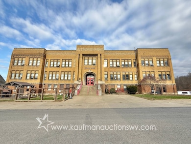 1400 N 19th St, Clarksburg, WV 26301 - photo 2