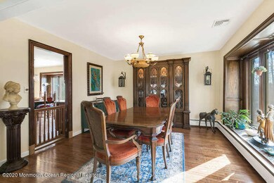 10 Old Farm Rd Colts Neck NJ-small-008-0