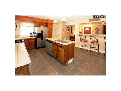 Notice the Breakfast/Lunch Bar, which opens to Liv