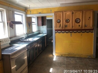 19 Kingsbury St, Worcester, MA 01610 - photo 4