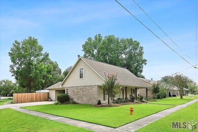 3557 Hemlock St, Zachary, LA 70791 - photo 2